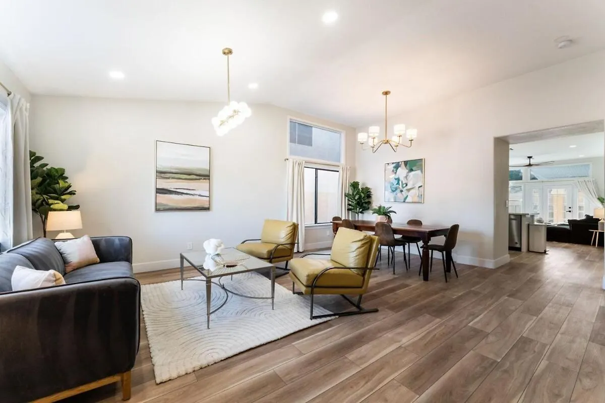 New! Spacious Vegas Oasis W Pool Sauna Las Vegas United States