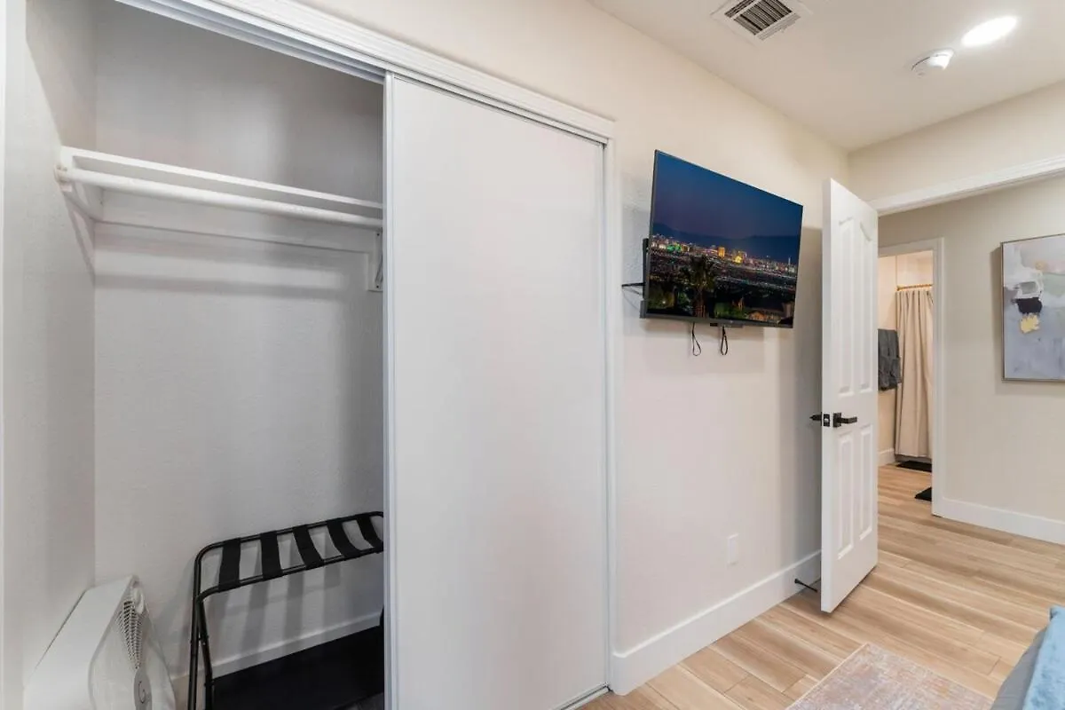 New! Spacious Vegas Oasis W Pool Sauna Las Vegas 0*,
