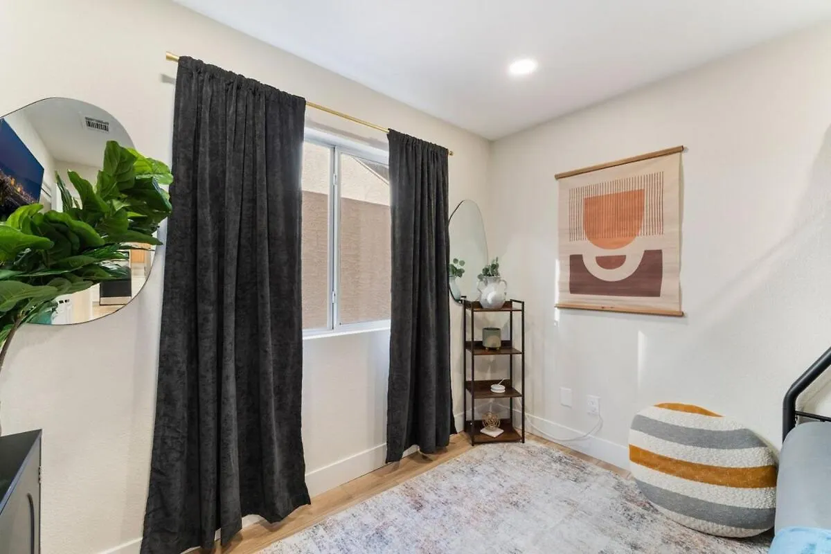 New! Spacious Vegas Oasis W Pool Sauna Las Vegas 0*,  United States